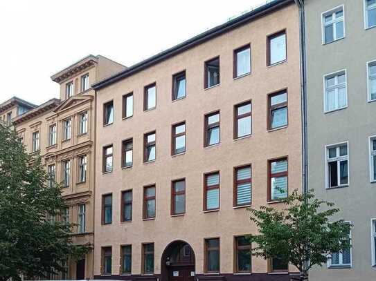 Gepflegtes Mehrfamilienhaus mit viel Potenzial in ruhiger Lage von Berlin-Mitte-Gesundbrunnen