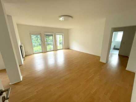 Exklusive, neuwertige 4-Zimmer-Wohnung mit Balkon und EBK in Alzey