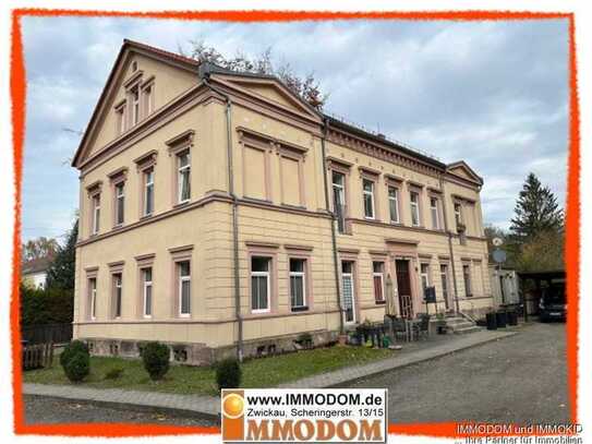 4-Zimmer-Wohnung im 1. Obergeschoss eines architektonisch wertvollen Wohnhauses zu vermieten!