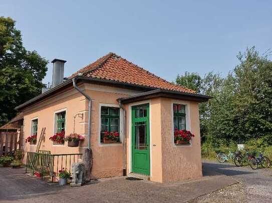 Eine Rarität und etwas ganz Besonderes: Charm., ehem. Bahnhofsgebäude im Außenbereich von Billerbeck