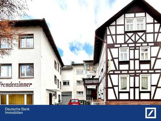 Hotel mit 11 Zimmern, 2 modernen Wohnungen und Restaurant