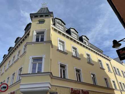 attraktive große 2 ZKB Stadtwohnung, renoviert, Parkett, mit großen Balkon in der Ingolstädter City
