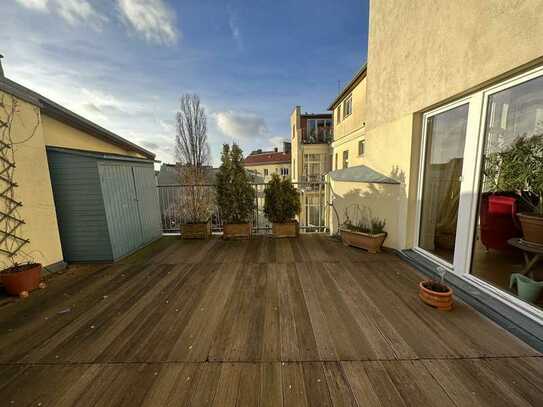 Genießen Sie den Samariterkiez Flair auf der Dachterrasse in Berlin Friedrichshain!