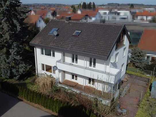 Platz für alle: Geräumiges Zweifamilienhaus in Mutlangen!