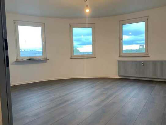 UNI-nahe u. modern renovierte 2,5-Zimmer Whg. mit Einbauküche