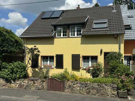 Beliebte Wohnlage Bonn Holzlar Doppelhaushälfte mit großem schönen Garten