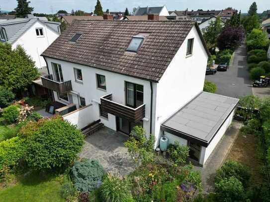 Familienidyll mit Dachausbau! Doppelhaushälfte mit wunderschönem Garten