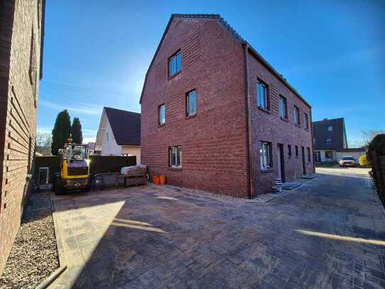 2. Neubau - Erstbezug - ruhig gelegene 5 Zi.-DHH + wohnl. Keller, Norderstedt-Mitte
