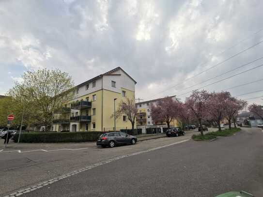 Kleine 2 Zimmer Wohnung mit Balkon