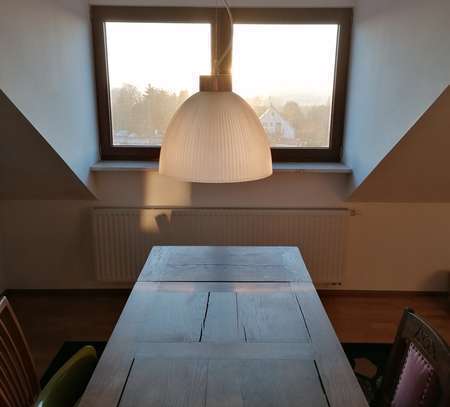 Schöne 4-Zimmer-Dachgeschosswohnung mit offenem Grundriß mit Balkon in Röfingen