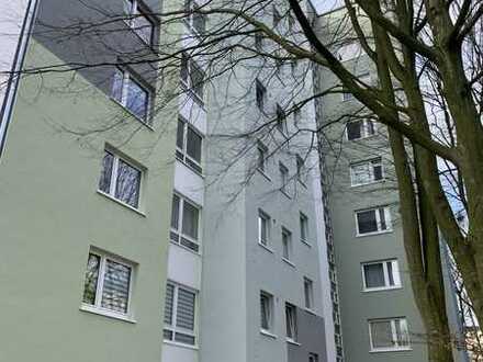 Flughafennah! Zweizimmerwohn.m. Balkon u. Tiefgarage in Köln-Porz-Eil - in grüner Lage - Saniert