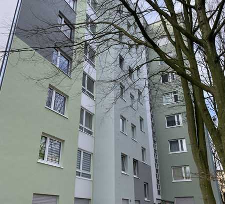 Flughafennah! Zweizimmerwohn.m. Balkon u. Tiefgarage in Köln-Porz-Eil - in grüner Lage - Saniert