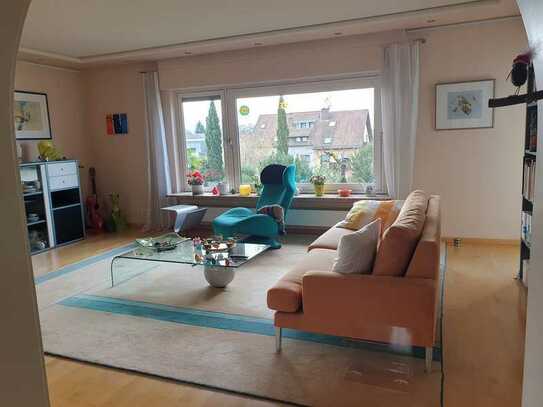 Sehr schöne 3 Zimmer-Wohnung in Ettlingen mit großem Balkon und Blick ins Albtal (möbliert)