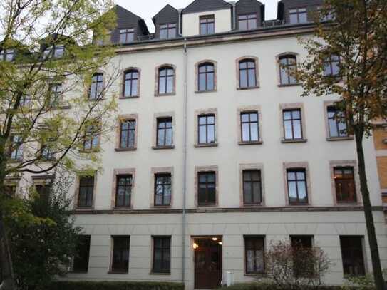 Kaßberg - Attraktive 2 Zimmer - Balkon -Tageslichtbad - Abstellkammer