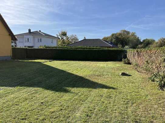 Baugrundstück mit Bungalow als Wohnung