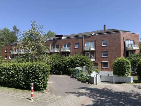 Möblierte exklusive 2-Zimmer-Wohnung mit Balkon und Einbauküche in Schnelsen, Hamburg