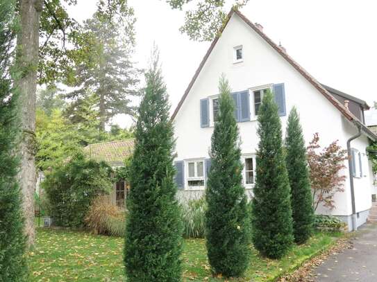 Hochwertiges Einfamilienhaus mit viel Charme, großem Garten und Garage in bevorzugter Wohnlage