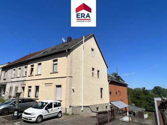 RESERVIERT-MEHRFAMILIEN-WOHNHAUS, 6 WOHNUNGEN, RUHIGE NEBENSTRASSE, IN GROSSROSSELN