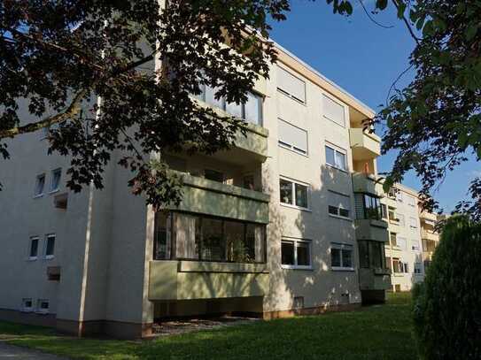 Hochwertige 3 Zi.-Wohnung mit großer Küche, Balkon, in kleiner Anlage. Top Lage, 1a Anbindung