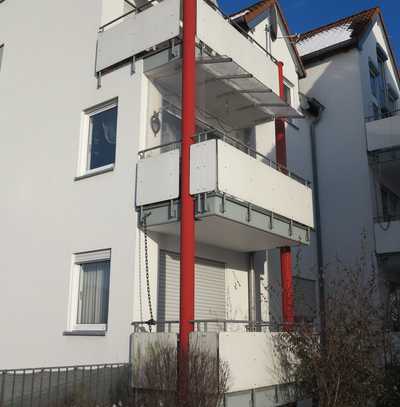 Sehr schöne 3 Zimmer-Wohnung mit Balkon und PKW-Stellplatz