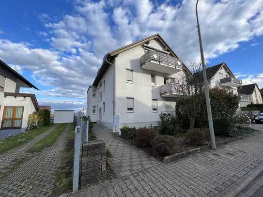 Gepflegte 3-Zimmer-Erdgeschosswohnung mit Terrasse und EBK in Wörth am Rhein