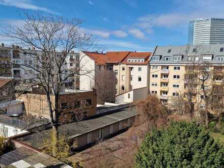 sonnige, gut geschnittene, 1998 sanierte 2-Zi-Wohnung mit Balkon und Einbauküche in MA-Lindenhof