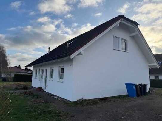 Schickes Haus mit 2 Wohnungen und Grundstück nahe Stralsund