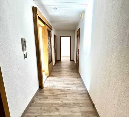 Neu renovierte 3-Zimmer-Wohnung im Dachgeschoss