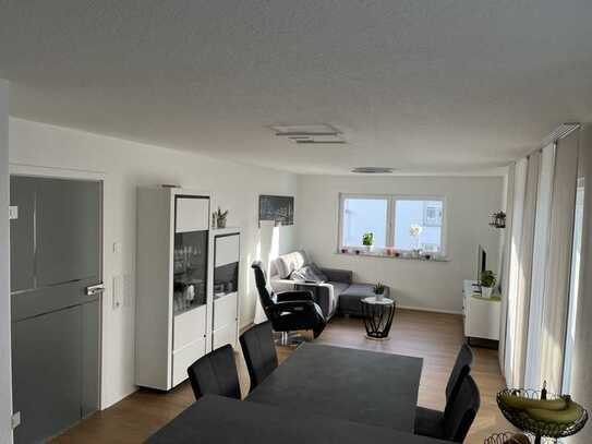3,5-Raum-Wohnung mit gehobener Innenausstattung mit Balkon und EBK in Reutlingen-Sondelfingen