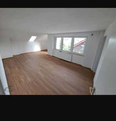 950 € - 87 m² - 2.0 Zi.