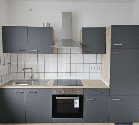 Ansprechendes Apartment in Solingen. Die Wohnung wurde komplett neu renoviert inkl. neuer Küche