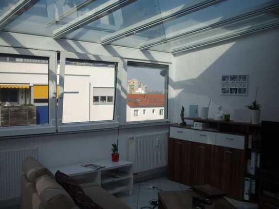 2-Zimmer-DG-Wohnung mit Wintergarten und Dachterrasse