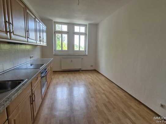 2-Zimmer-Wohnung mit EINBAUKÜCHE und TAGESLICHTBAD zu vermieten!