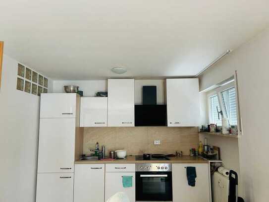 UNTERVERMIETUNG/Kurzzei Spacious furnished studio apartment available for short stay (only 2 months)