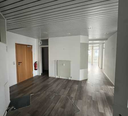 Büro/Praxisräume in Bensheim unmittelbar der Fußgängerzone zu vermieten!