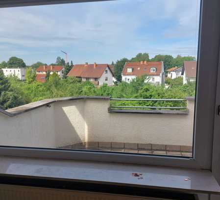 Geschmackvolle, gepflegte 2-Raum-Dachgeschosswohnung mit Balkon und EBK in Wiesloch