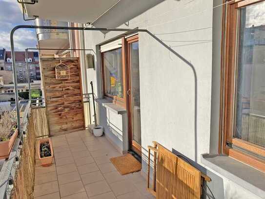 3963 - Gut geschnittene 2-Zimmerwohnung mit Balkon und Loggia in der Südstadt!