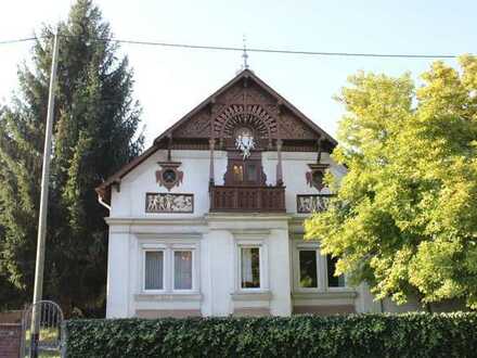 Frankfurt-Schwanheim: sanierungsbedürftige denkmalgeschützte Villa mit AfA Möglichkeiten