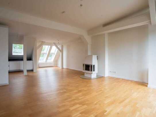 ** Top Lage in Charlottenburg ** 2 Zimmer Dachgeschoss** Einbauküche**Kamin**Sonnenterrasse**