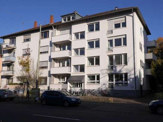 Gemütliche 2-Zi-Dachgeschosswohnung in zentraler Lage, Karlsruhe