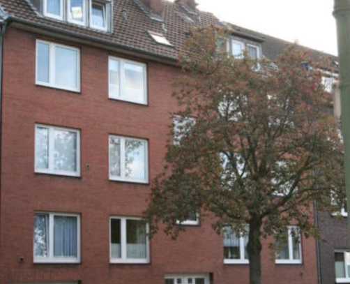 3-Raum-DG-Wohnung mit Einbauküche in Düsseldorf