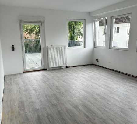 Geräumige 7-Zimmer-Wohnung mit Kamin und Terrasse in Zentrumsnähe ab 01.10. zu vermieten