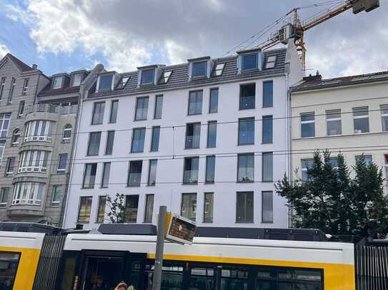 Weißensee: Berliner Allee: ERSTBEZUG im NEUBAU - ab 2024: 1-Zi-Whg mit 21 m² - VHS 1. OG zur Straße