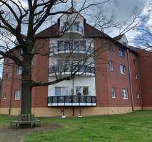 schöne helle 2 Raum Wohnung mit Balkon