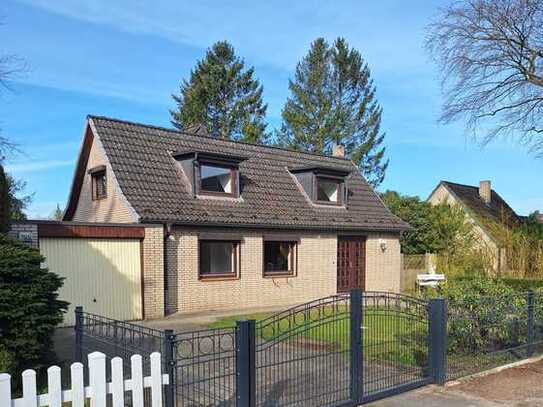 Helles 4-Zimmer-Einfamilienhaus mit großzügigen Garten in Langenhorn, Hamburg