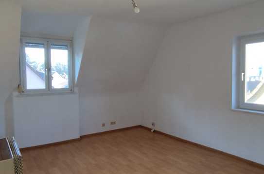 1- Zimmer DG Wohnung im Mehrfamilienhaus.