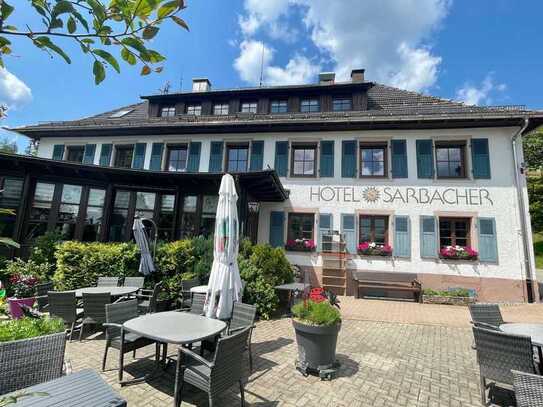 "Hotelanwesen in den Höhenlagen des Schwarzwald-Naturparks"