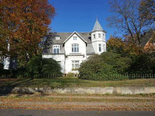 Sie war die Erste – Jugendstilvilla in historischer Straße in Blankenese, erbaut um 1890