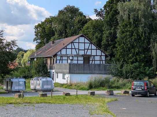 Dreistöckiges Doppelhaus in Lippoldsberg