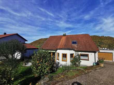 Großes Einfamilienhaus mit 8 Zimmern & Garten in Aussichtslage